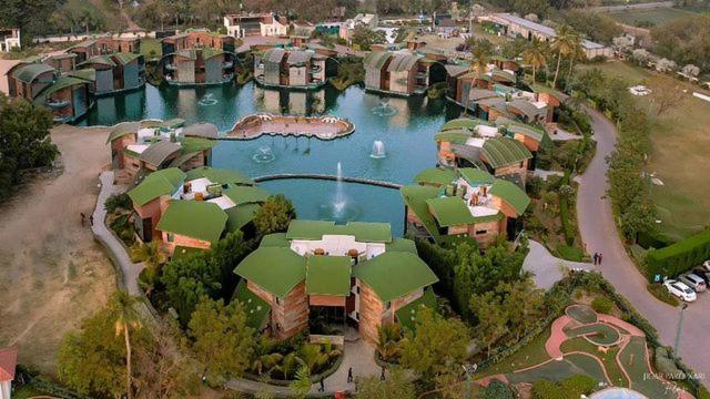Neonz Resort & Club Ānand Eksteriør bilde