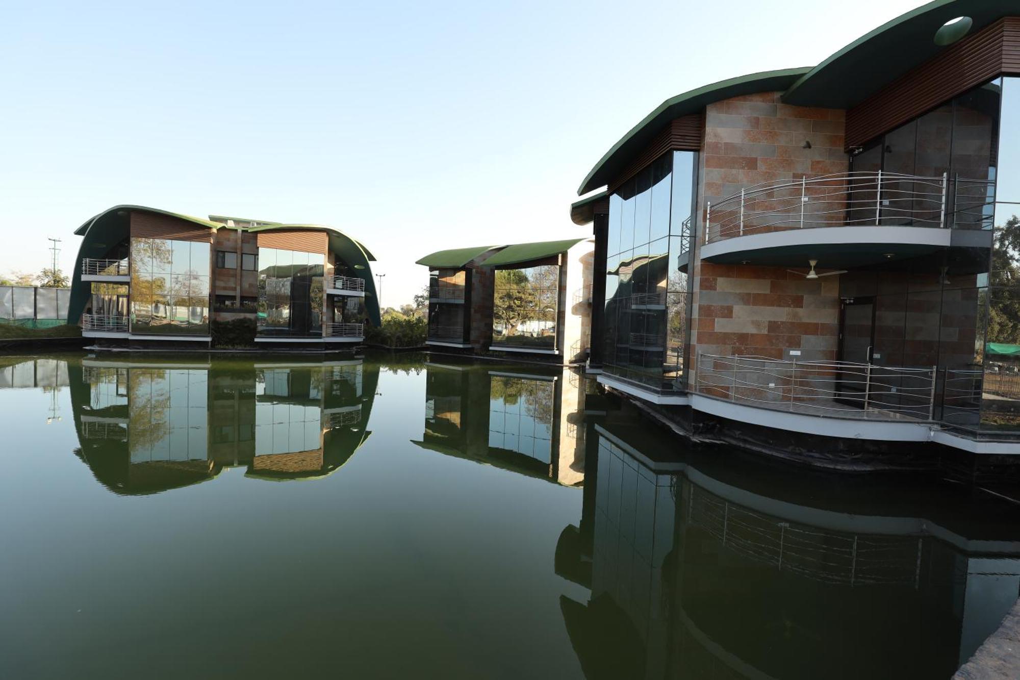Neonz Resort & Club Ānand Eksteriør bilde