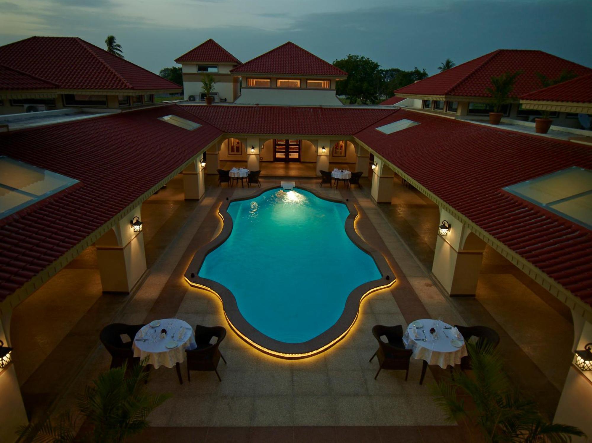 Neonz Resort & Club Ānand Eksteriør bilde